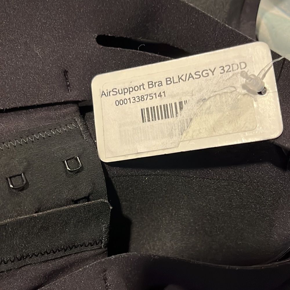 New Women's Lululemon Air Support Bra -Black -$98 MSRP - Size 32DD - Picture 4 of 7